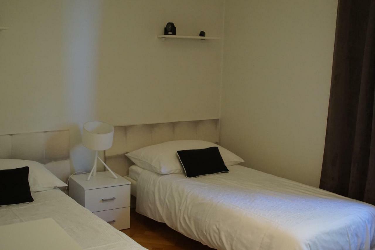 Maujobia 31 Apartment Нюшател Екстериор снимка