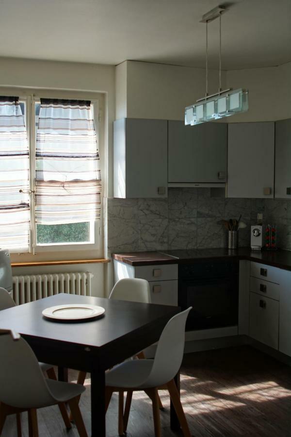 Maujobia 31 Apartment Нюшател Екстериор снимка